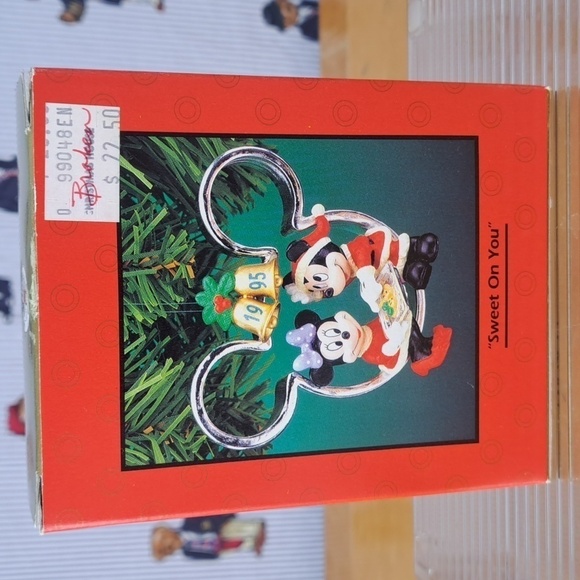 Vintage 1995 Disney Sweet on You Mickey & Minnie Mouse Christmas ornament - Picture 3 of 7